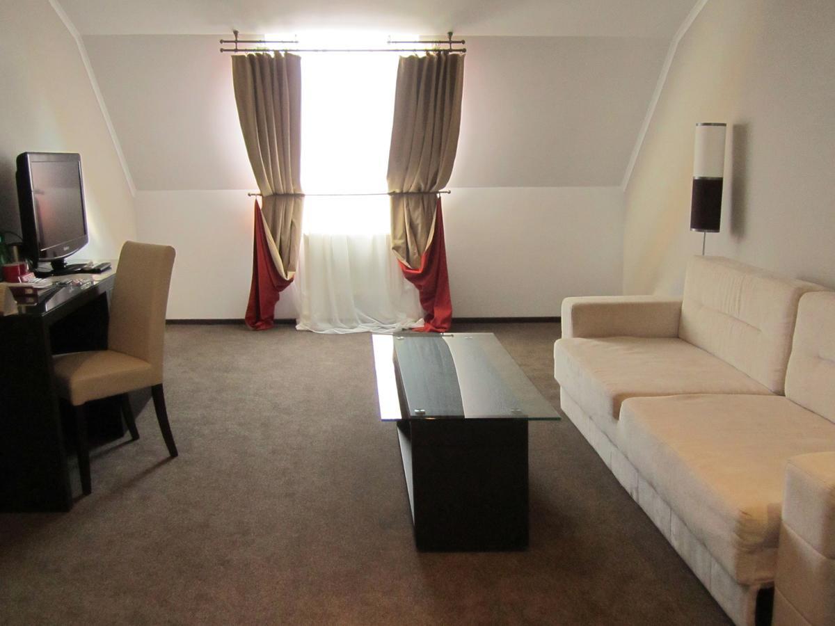 Optima Collection Kharkiv Hotel Esterno foto